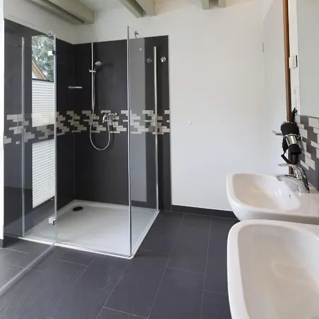 Domizil Am Ostseewald - Seidelbast Apartman *